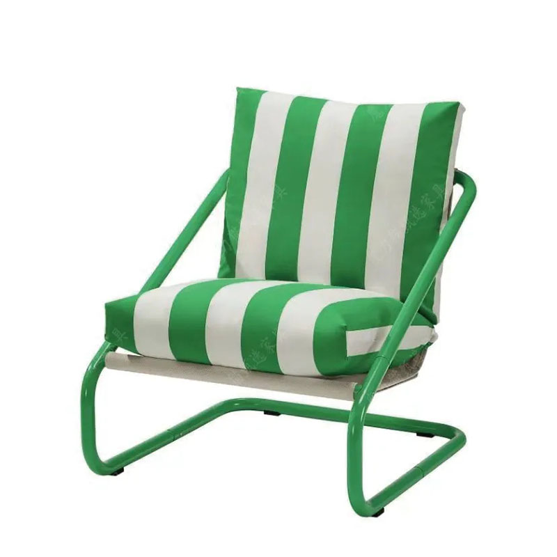 Outdoor Furniture Diy Plans - Минималистичные металлические стулья, красные и зеленые