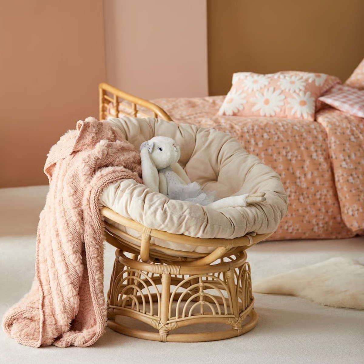 # Кресло-папасан из ротанга в  – обзор и цена Outdoor Furniture Vietnam